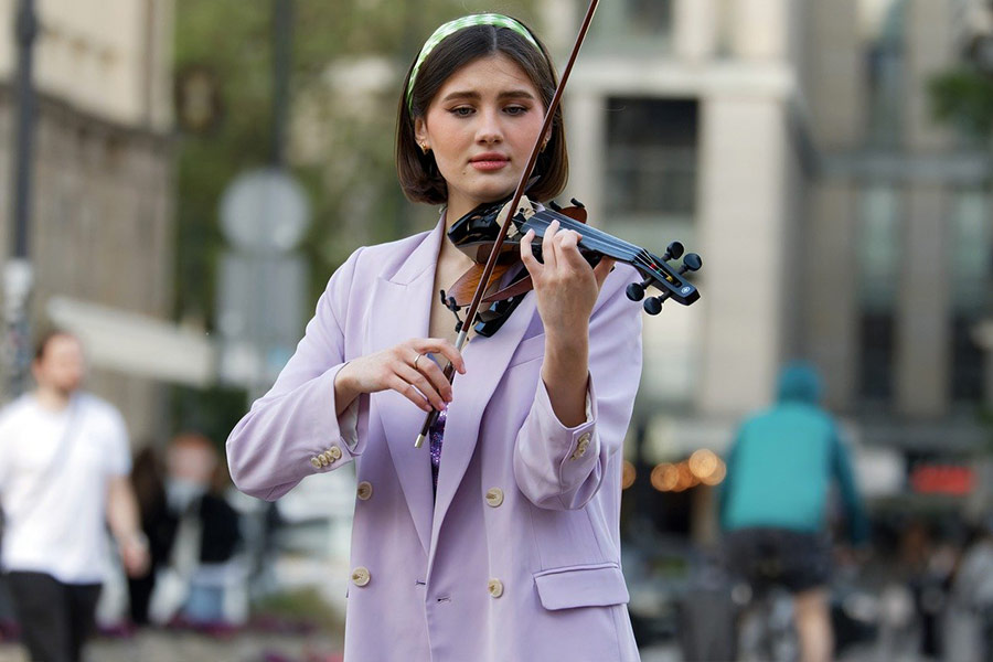Young woman playing violin