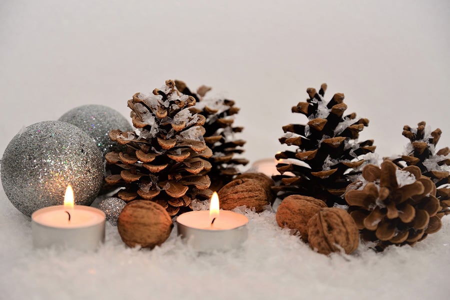 Christmas decorations pine cones candles