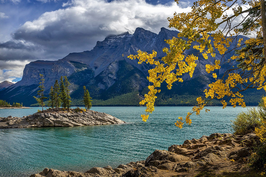 Banff national park Islet bank