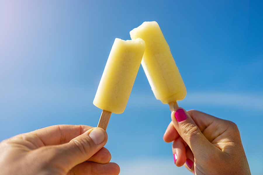 Hands holdingpopsicles