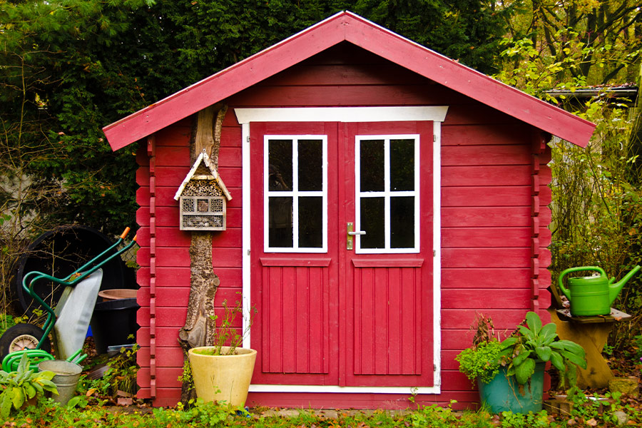 Light red small shed gardenhouse