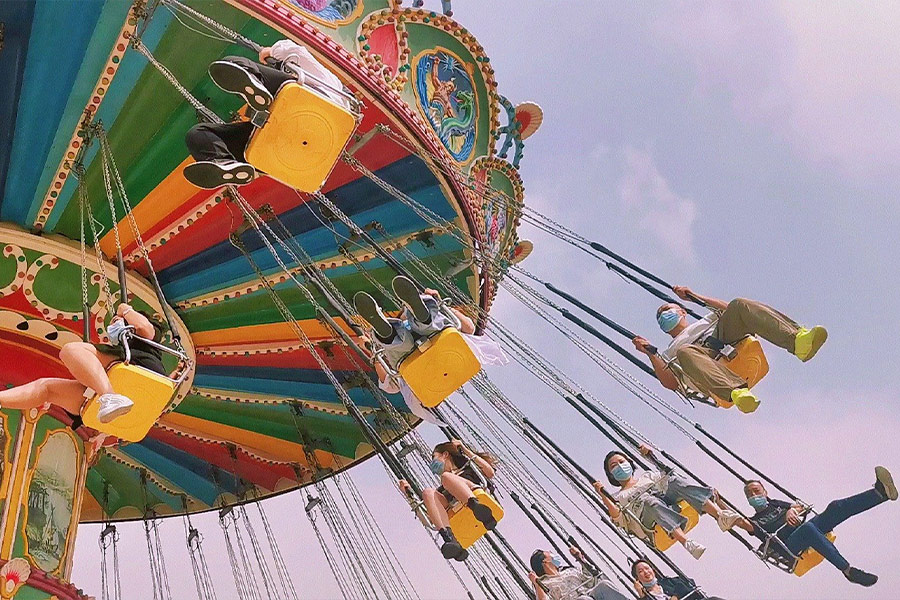 Fun fair swing ride