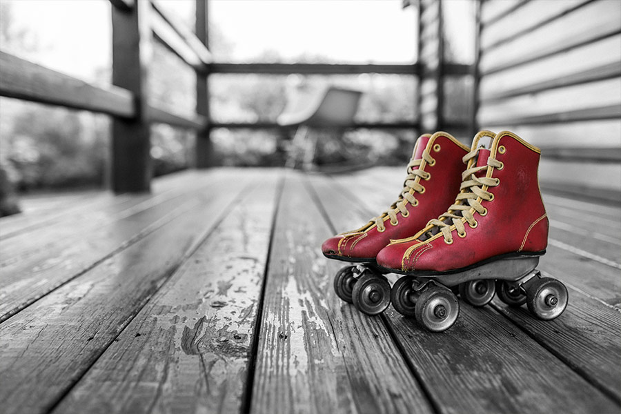 Outdoor roller skates