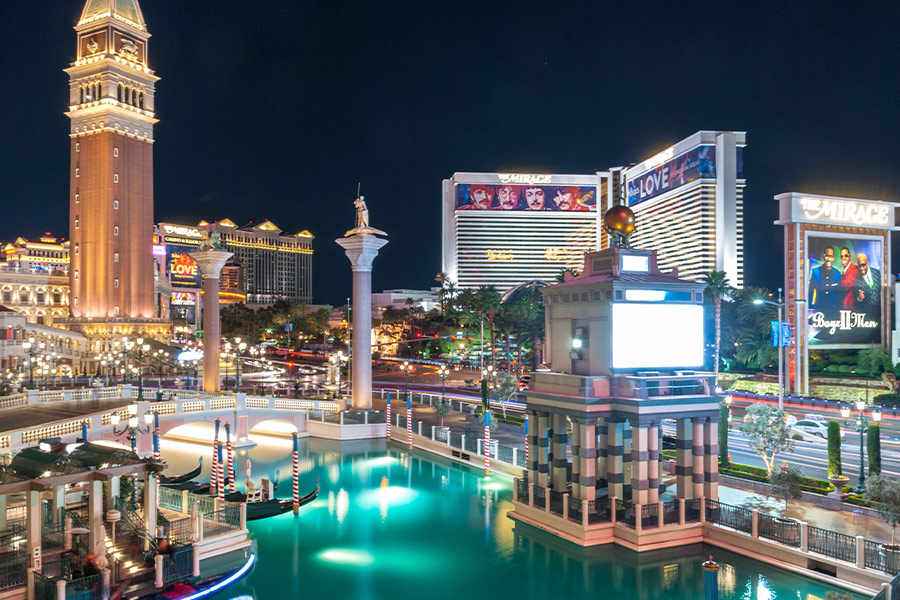 Outdoor gondola rides