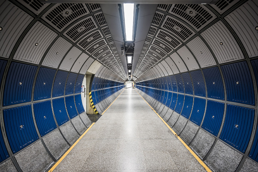 Round hallway tunnel