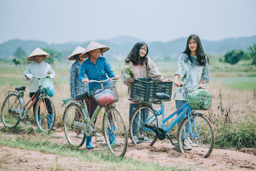 Woman girl outdoor together