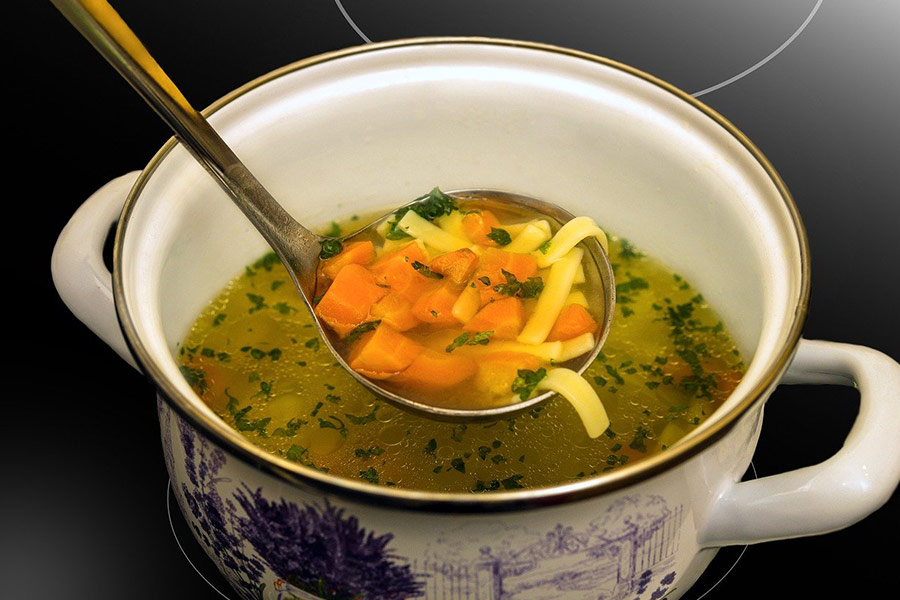 Maaltijdpot voor kippenbouillon