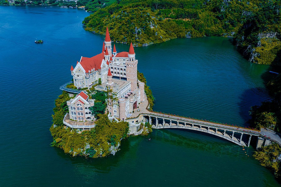 Luchtfoto van het Jilong-kasteel