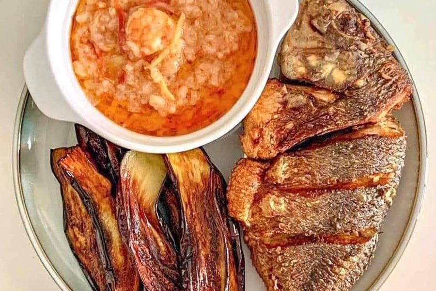 Tilapia e melanzane fritte