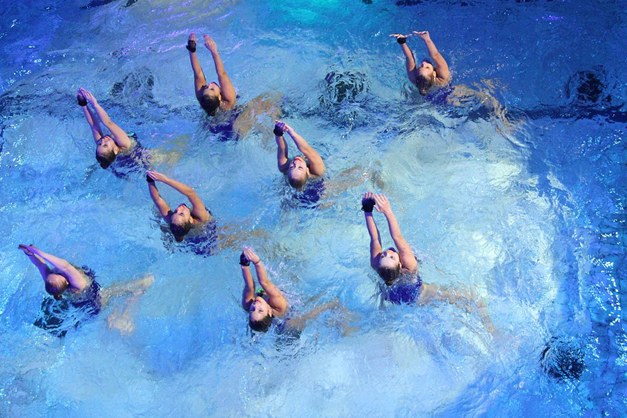 Schwimmbadwasser Mädchen