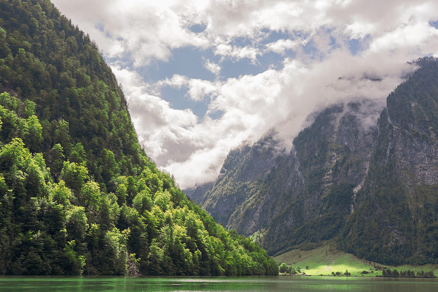 Paesaggio delle montagne di Konigssee