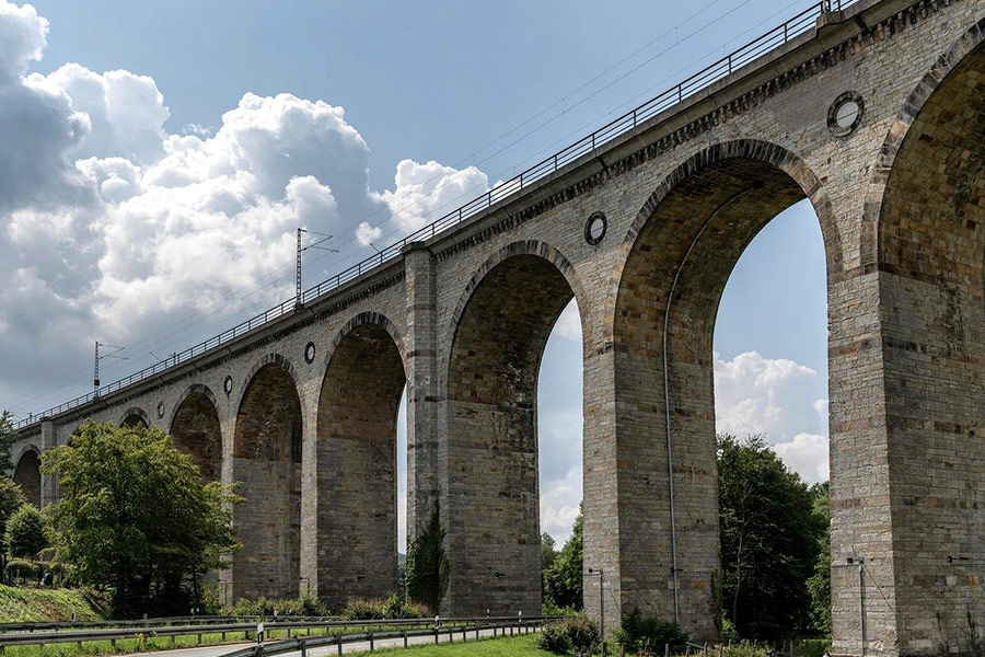 Architektur der Viaduktbrücke