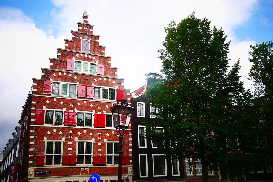 Trapgevel gebouw Nederland