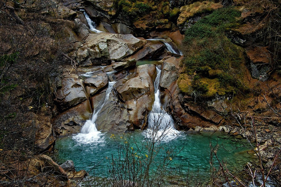 Waterfall torrent pond
