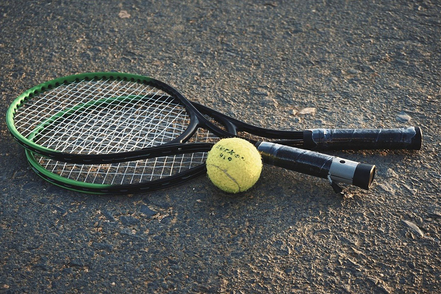Paddle tennis ball