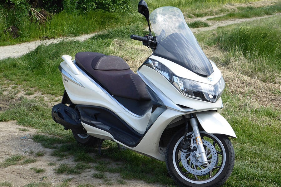 Moped motorcycle scooter