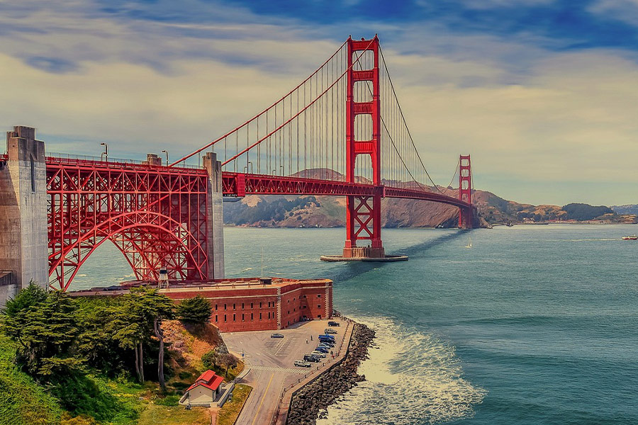 The golden gate bridge suspension