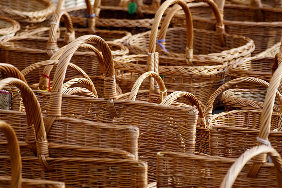 Basket wicker market