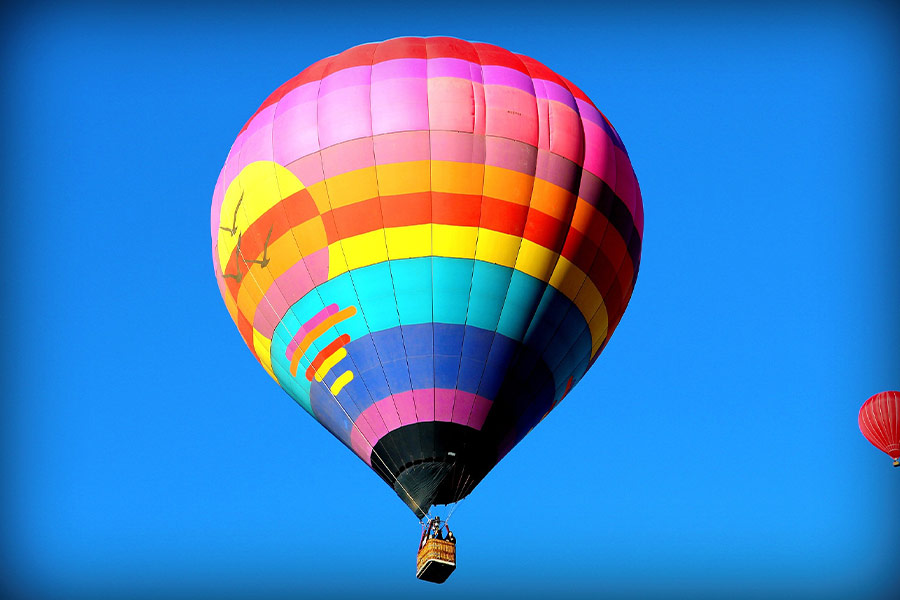 Travel in the sky balloon