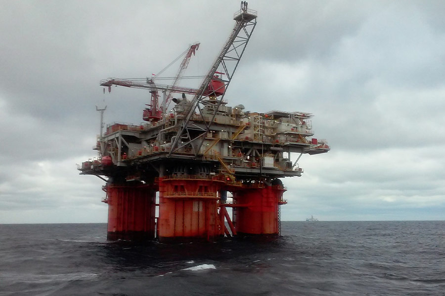 Oil rig platform drilling