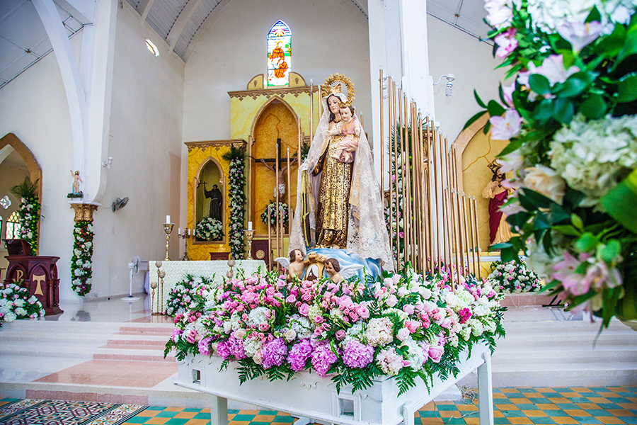 Ovejas Colombia church