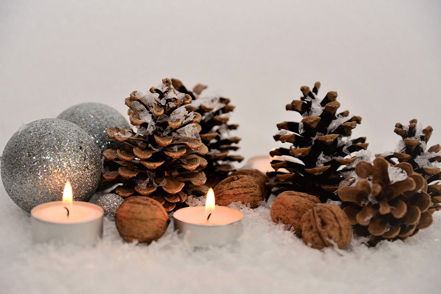 Christmas decorations pine cones candles