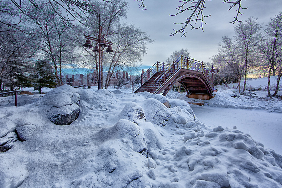 Bridge snow