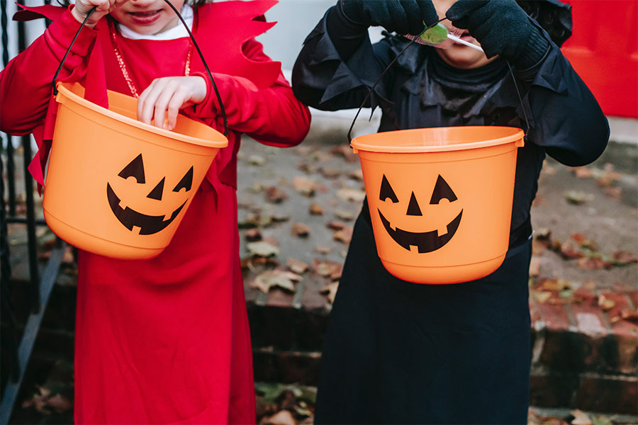 Kids halloween bukkets for candies