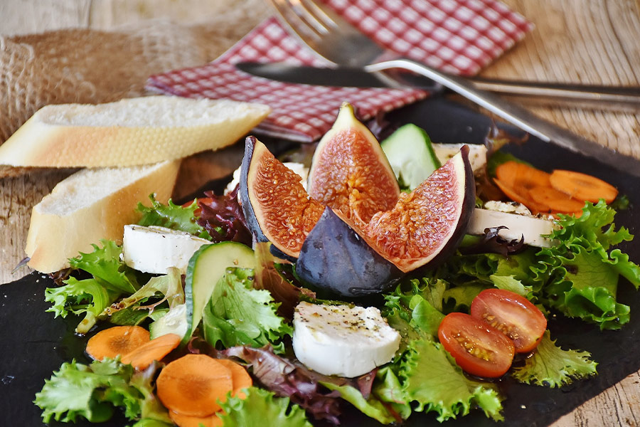 Appetizer starter goat cheese fig salad