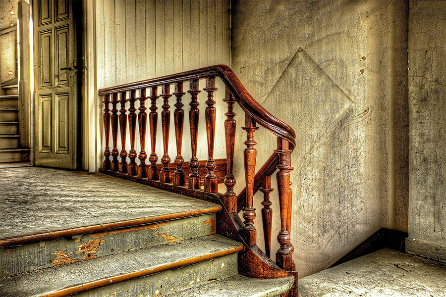 Decay stairs building