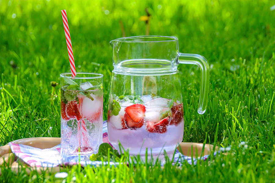 Cold cool strawberry drinks