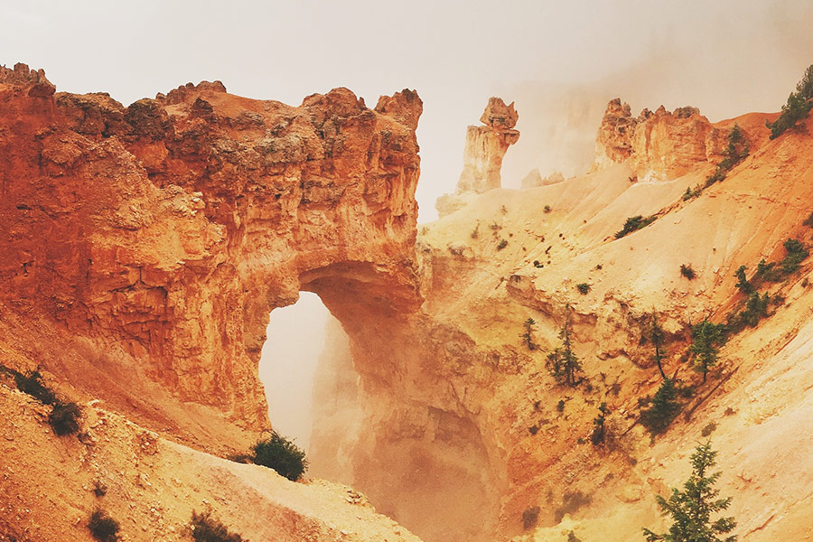 Bryce canyon arch natural bridge Utah