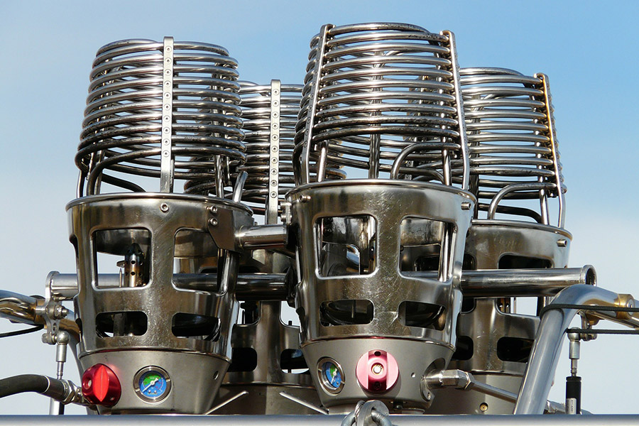 Captive balloon burner air sports