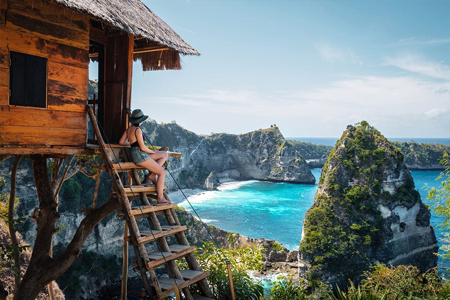 Bali Indonesia tree house diamond beach