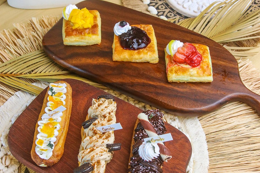 Six different breads yummy toppings