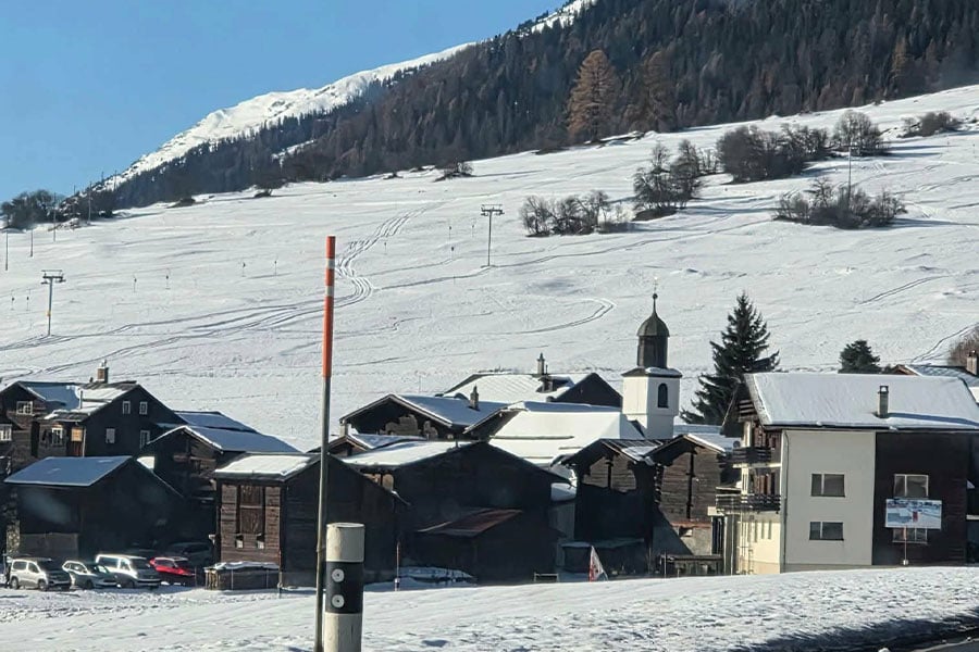 Paisaje invernal en el municipio de Obergoms