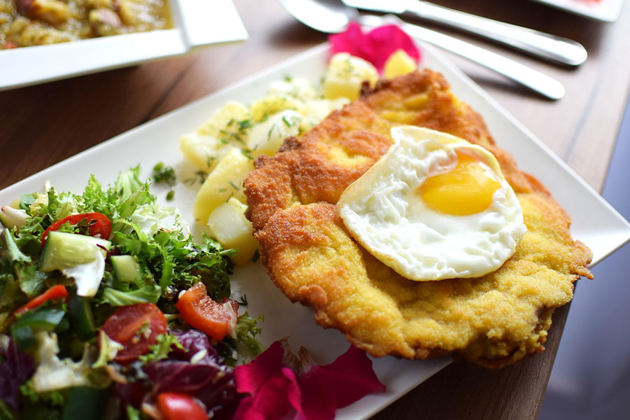 Comida de ensalada con huevo