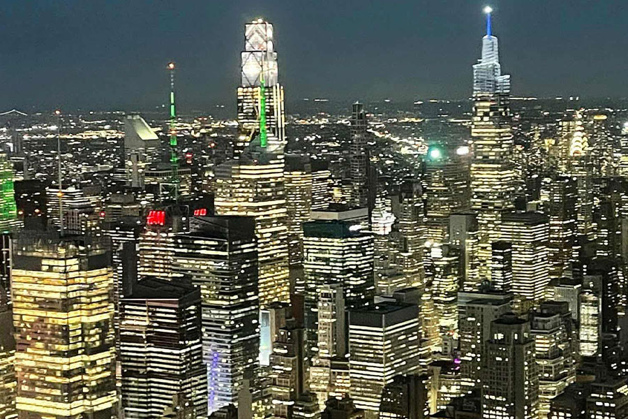 El horizonte de la ciudad de Nueva York de noche