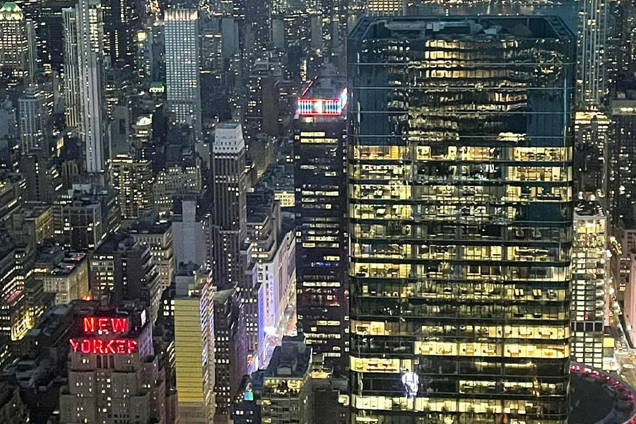 Arquitectura edificios la ciudad agitada y vibrante