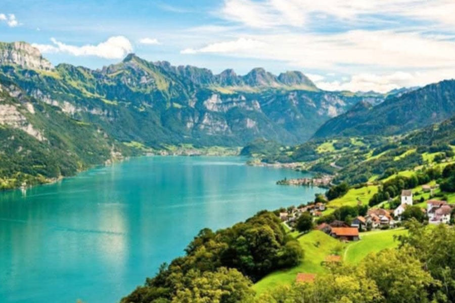 Image of lake walensee in Eastern Switzerland