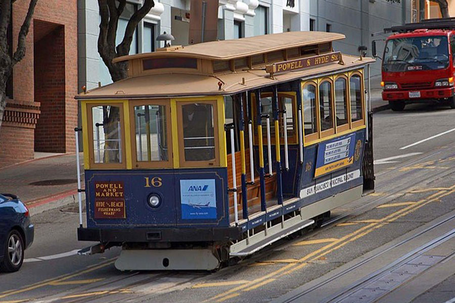 Kolejka linowa tramwaj transport szynowy