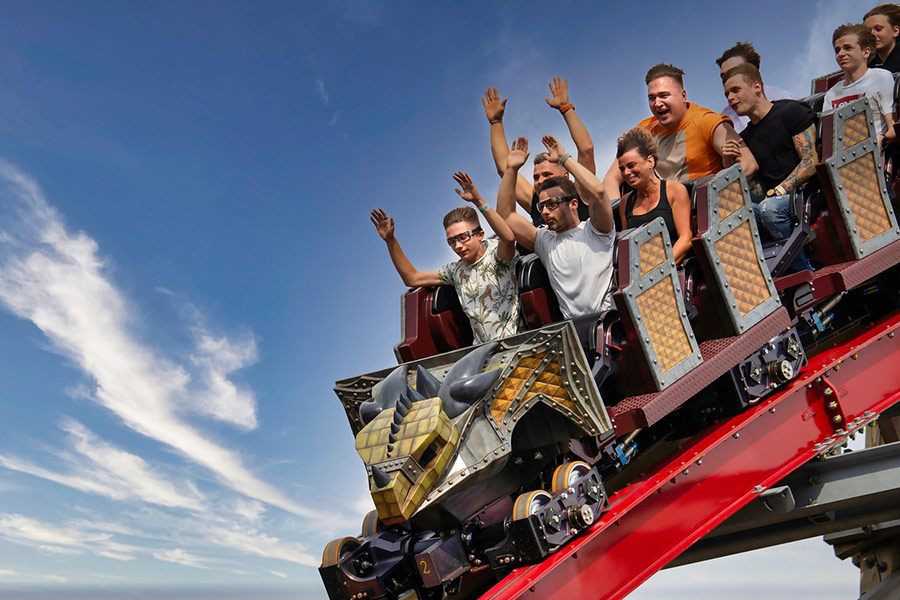 Kolejka górska pełna adrenaliny i emocji