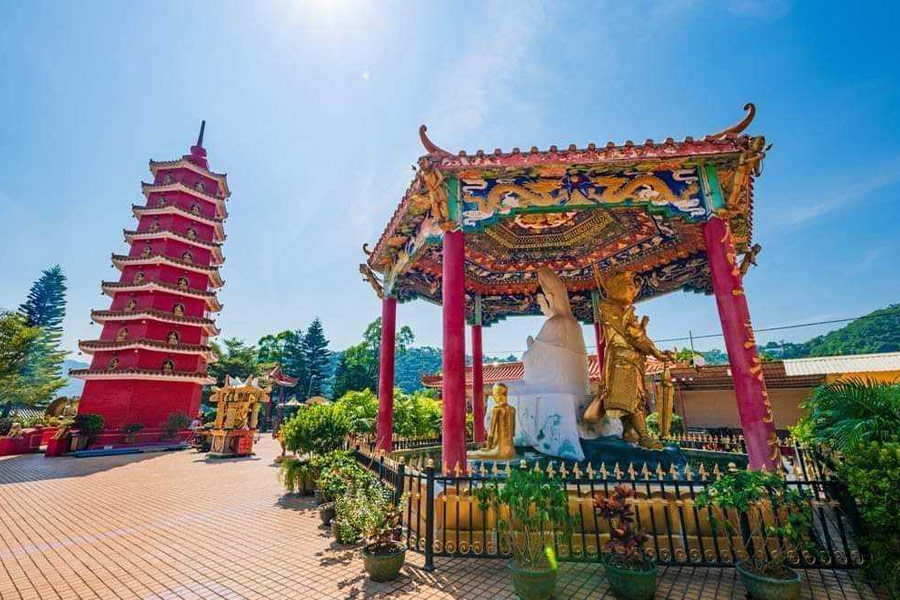 Klasztor Dziesięciu Tysięcy Buddów Hongkong