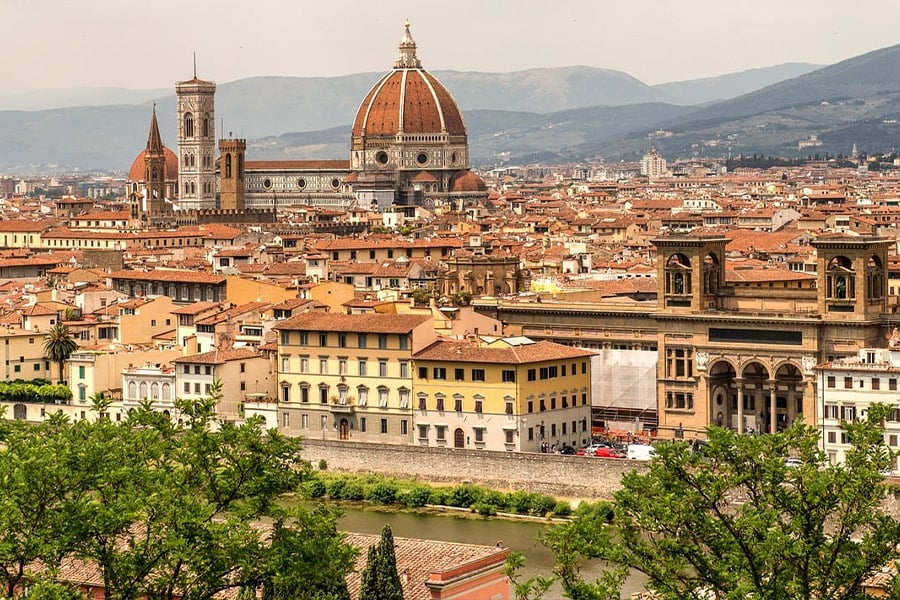 Edificios de la cúpula de la iglesia catedral