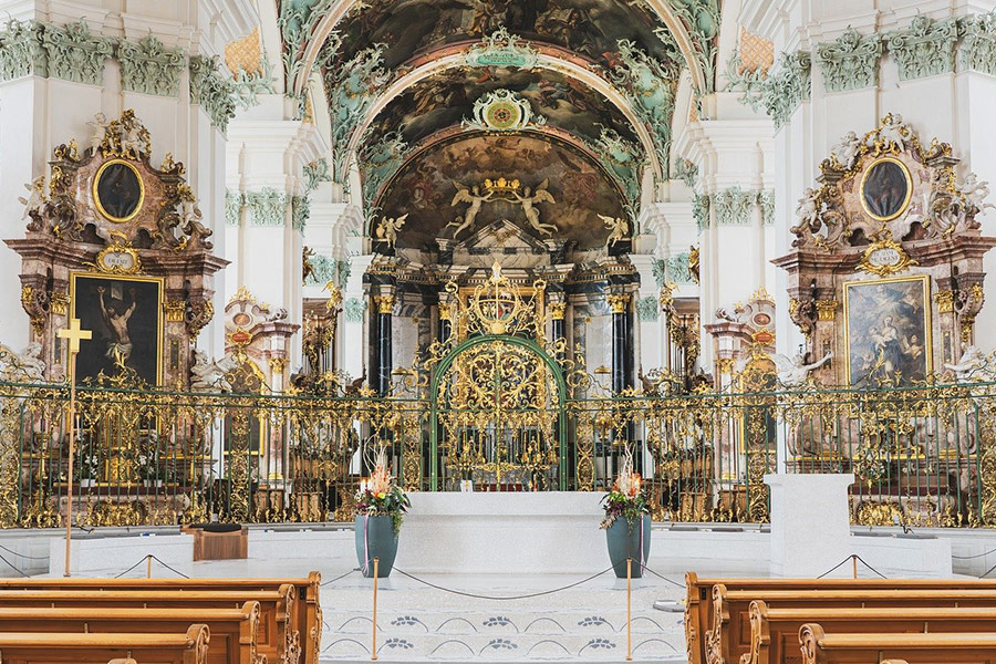Wnętrze ołtarza katedry St Gallen w Szwajcarii