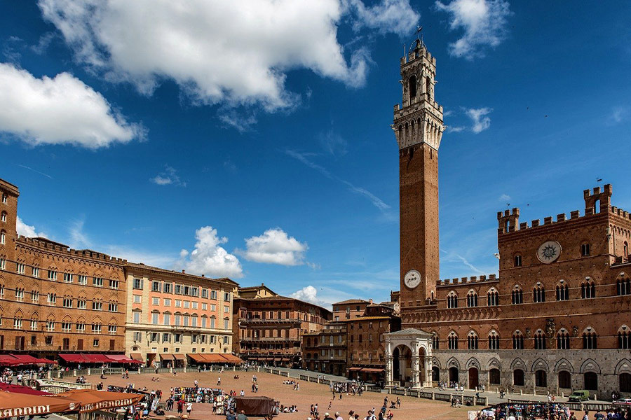 Viaggio di architettura edilizia a Siena