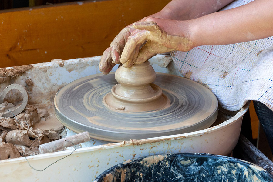 Hobbystyczne rękodzieło ceramiczne