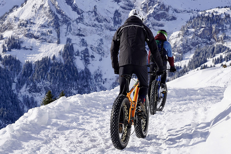 Snow mountain fat bikes