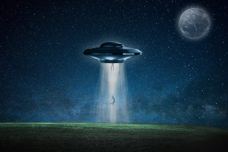 Spaceship alien royalty