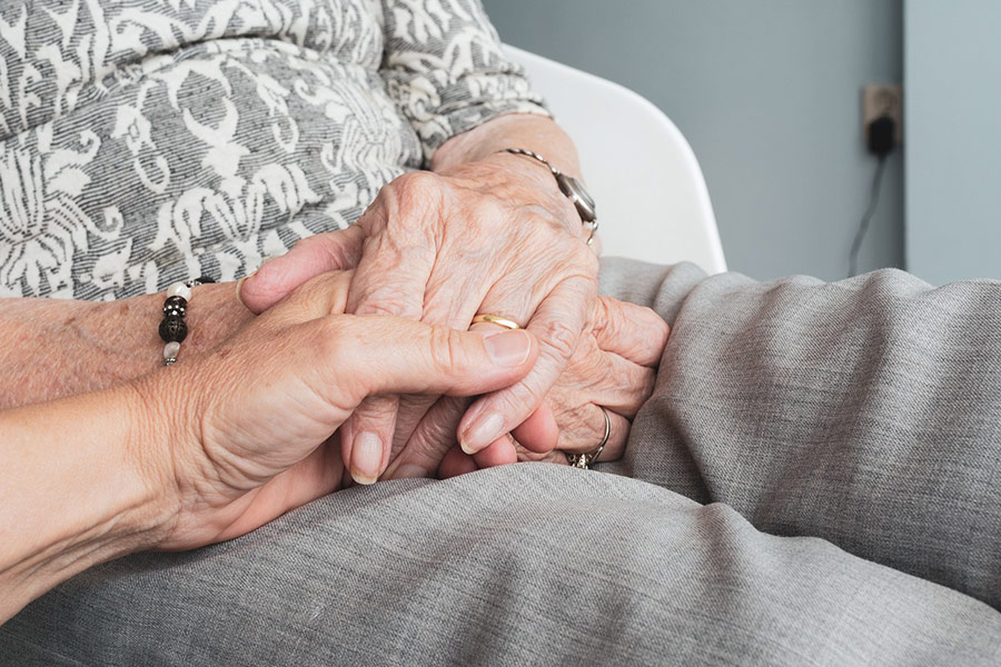 Old age hands love